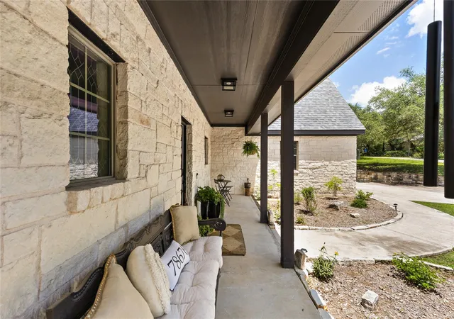 Photo 3 of Single family home for sale at 39 Pebblebrook Ln, Wimberley, TX 78676 | MLS# 7833393 | Listing updated on 2026-10-07
