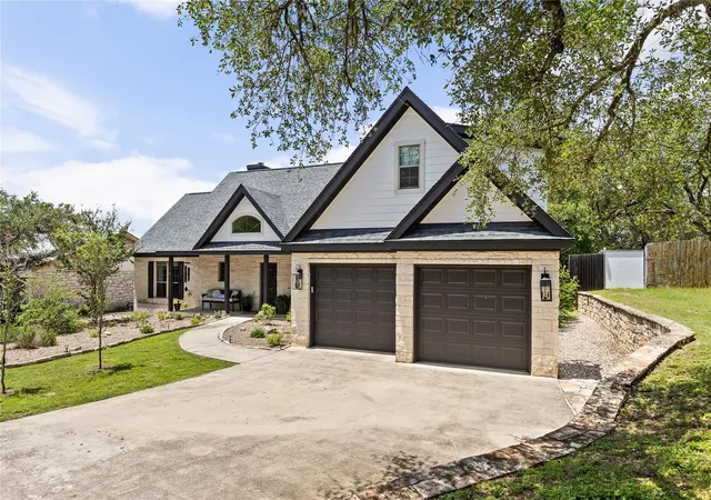 Photo 4 of Single family home for sale at 39 Pebblebrook Ln, Wimberley, TX 78676 | MLS# 7833393 | Listing updated on 2026-10-07