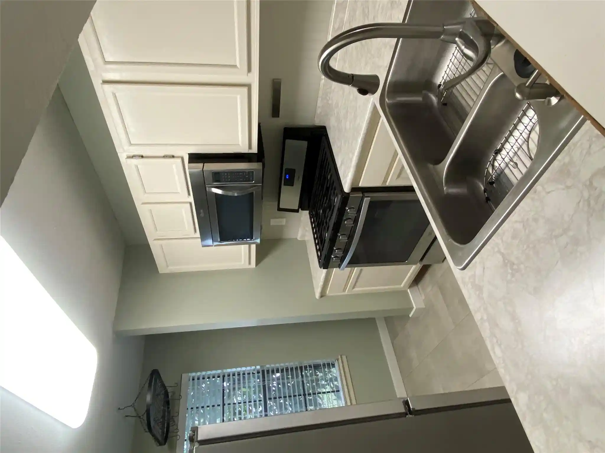 Listing Photo 2 - Condo for sale in 11404 Walnut Ridge Dr located at 11404 Walnut Ridge Dr, Austin, TX 78753 - Unit 11404 Walnut Ridge Dr