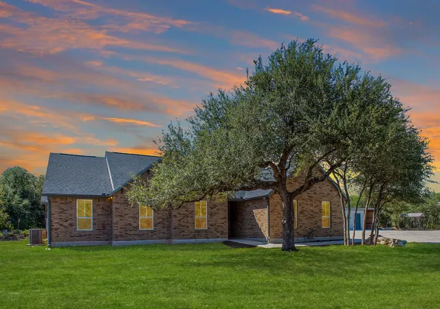 Photo 1 of Single family home for sale at 185 Valley Sierra Ln, Driftwood, TX 78619 | MLS# 7642839 | Listing updated on 2026-10-09