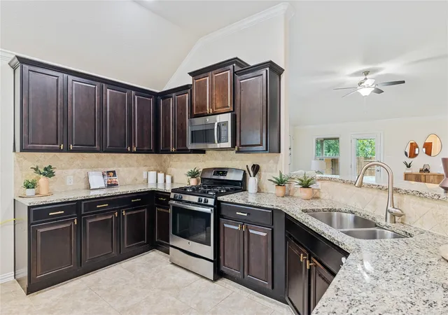 Photo 4 of Single family home for sale at 4017 Darryl St, Round Rock, TX 78681 | MLS# 3485555 | Listing updated on 2026-10-01