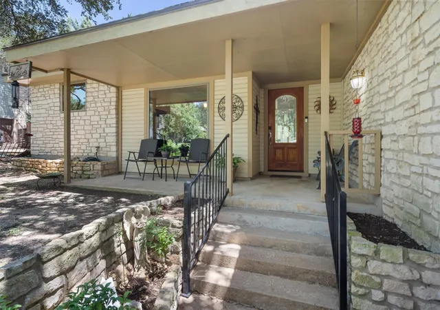 Photo 3 of Single family home for sale at 104 El Norte Ct, Lakeway, TX 78734 | MLS# 6762304 | Listing updated on 2026-08-16
