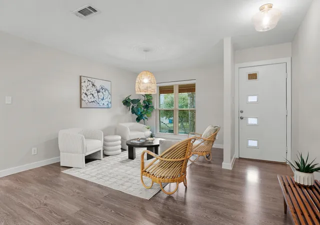 Photo 2 of Sale Pending at 5501 Coventry Ln, Austin, TX 78723 | MLS# 7331310 | Listing updated on 2026-09-28