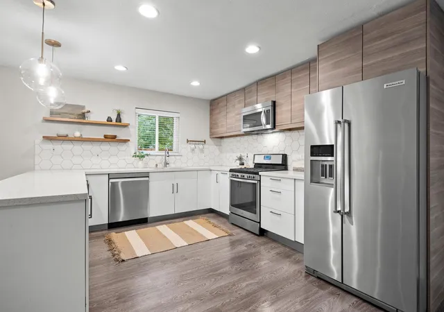 Photo 3 of Sale Pending at 5501 Coventry Ln, Austin, TX 78723 | MLS# 7331310 | Listing updated on 2026-09-28