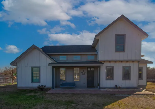 Photo 3 of Single family home for sale at 185 N Blushing Dr, Cedar Creek, TX 78612 | MLS# 7052056 | Listing updated on 2026-08-11