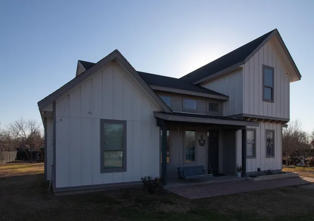 Photo 4 of Single family home for sale at 185 N Blushing Dr, Cedar Creek, TX 78612 | MLS# 7052056 | Listing updated on 2026-08-11