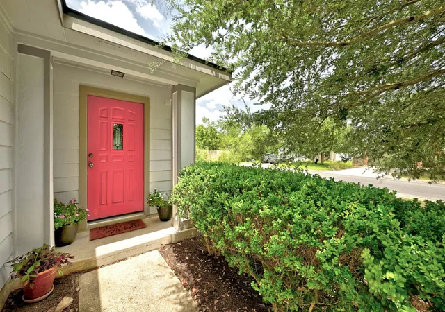 Photo 1 of Single family home for sale at 148 Pearl Lake Dr, Kyle, TX 78640 | MLS# 4796363 | Listing updated on 2026-09-23