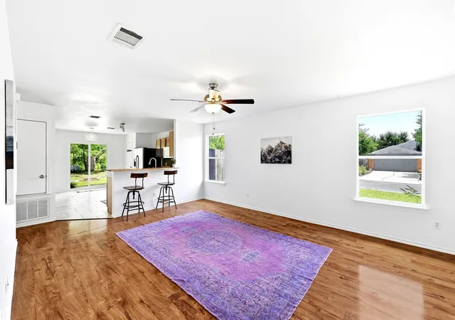 Photo 4 of Single family home for sale at 148 Pearl Lake Dr, Kyle, TX 78640 | MLS# 4796363 | Listing updated on 2026-09-23