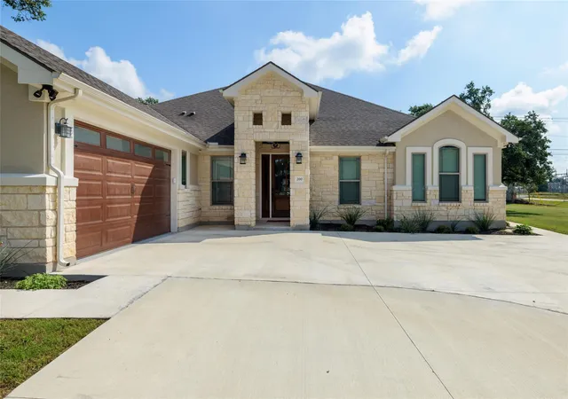 1st image of 200 Wood Cv, Georgetown, TX 78633 | MLS# 9469621