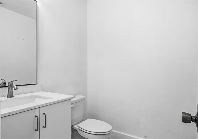 Photo 4 of Single family home for sale at 215 Myrtle St, Kyle, TX 78640 | MLS# 5198141 | Listing updated on 2026-08-26