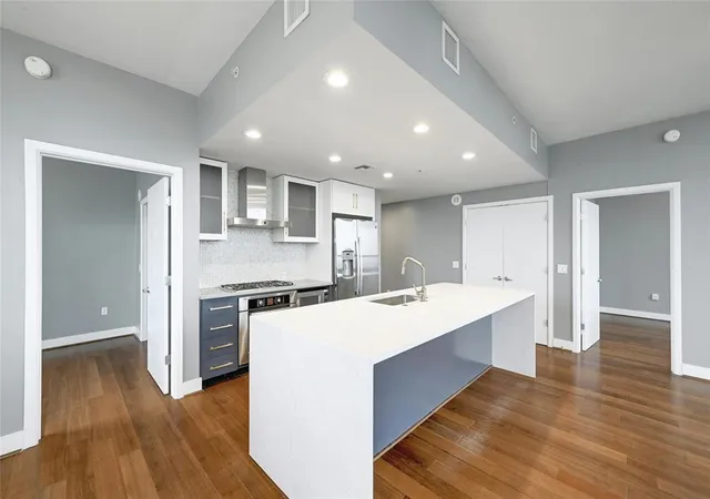 Photo 3 of Condo for sale at 300 Bowie St #2301, Austin, TX 78703 | MLS# 6522850 | Listing updated on 2026-07-16