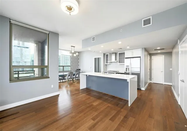 Photo 4 of Condo for sale at 300 Bowie St #2301, Austin, TX 78703 | MLS# 6522850 | Listing updated on 2026-07-16