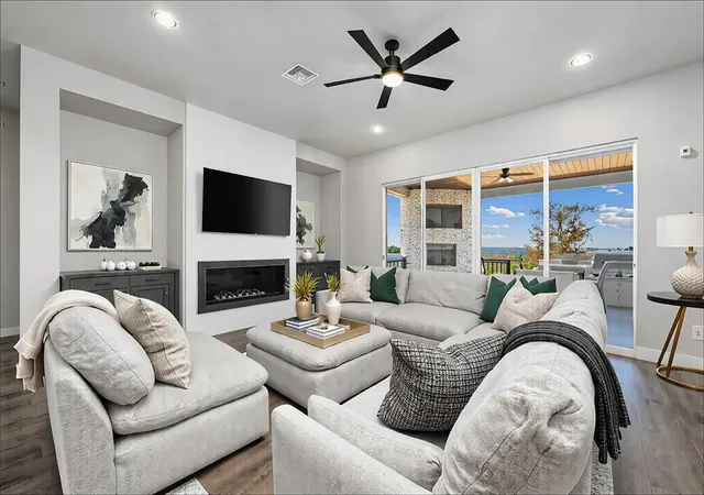Photo 3 of Single family home for sale at 204 Roseleaf Ct, Liberty Hill, TX 78642 | MLS# 2997185 | Listing updated on 2026-07-17