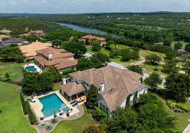 Photo 2 of Mansion for sale at 11612 Shoreview Overlook Cv, Austin, TX 78732 | MLS# 5425059 | Listing updated on 2026-10-08