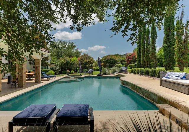 Photo 3 of Mansion for sale at 11612 Shoreview Overlook Cv, Austin, TX 78732 | MLS# 5425059 | Listing updated on 2026-10-08