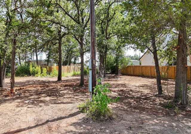 Land for sale at 115 Eaglenest Ct, Smithville, TX 78957 | MLS# 5933935