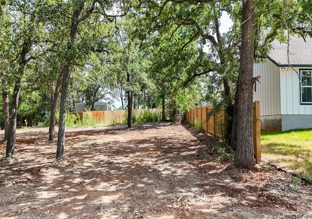 Photo 2 of Land for sale at 115 Eaglenest Ct, Smithville, TX 78957 | MLS# 5933935 | Listing updated on 2026-09-21