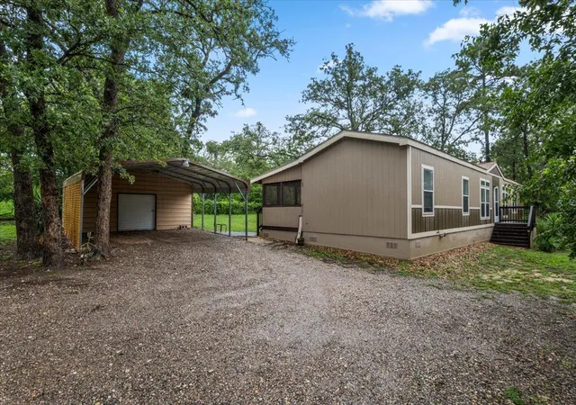 3rd image of 217 Pine Hill Loop, Bastrop, TX 78602 | MLS# 9244652
