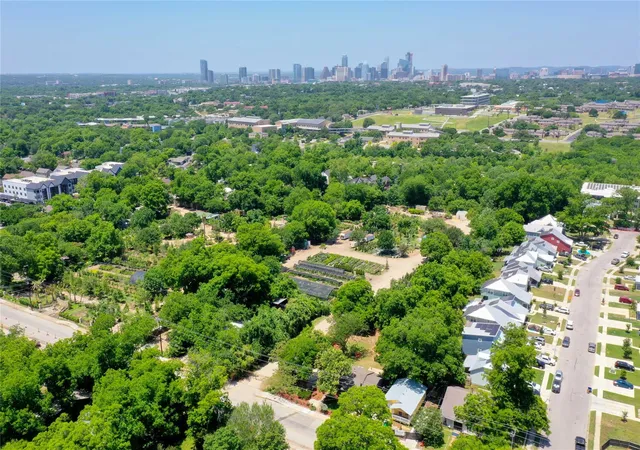 Photo 3 of Single family home for sale at 1124 Tillery St, Austin, TX 78702 | MLS# 4873515 | Listing updated on 2026-09-27