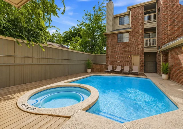 Photo 3 of Condo for sale at 1506 Forest Trl #101, Austin, TX 78703 | MLS# 6022800 | Listing updated on 2026-09-20