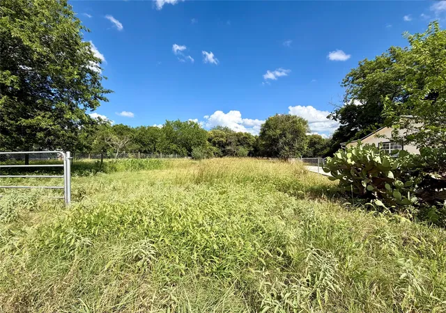 2nd image of 1117 Gravel St, San Marcos, TX 78666 | MLS# 6570266