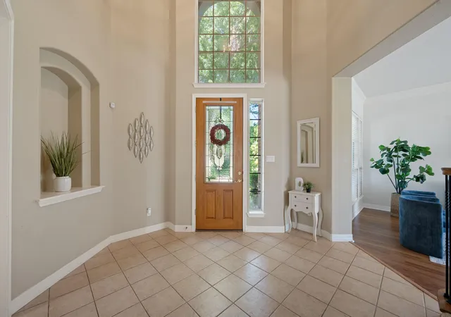Photo 4 of Single family home for sale at 2007 Golden Bear Dr, Round Rock, TX 78664 | MLS# 8697257 | Listing updated on 2026-09-03