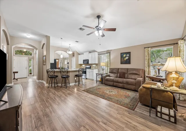 Photo 4 of Single family home for sale at 230 Middle Crk, Buda, TX 78610 | MLS# 8976202 | Listing updated on 2026-09-24