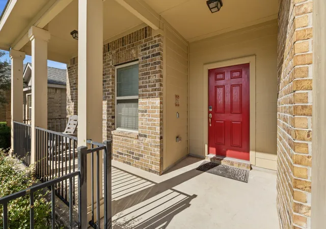 Photo 3 of Single family home for sale at 320 Druse Ln, Jarrell, TX 76537 | MLS# 3923511 | Listing updated on 2026-09-24