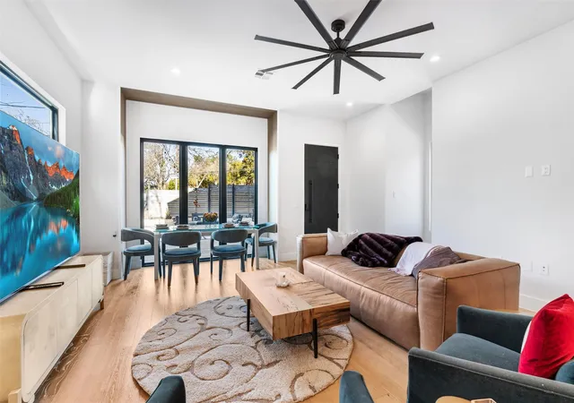 Listing Photo 4 - Condo for sale in building located at 707 E Live Oak St, Austin, TX 78704 - Unit #A