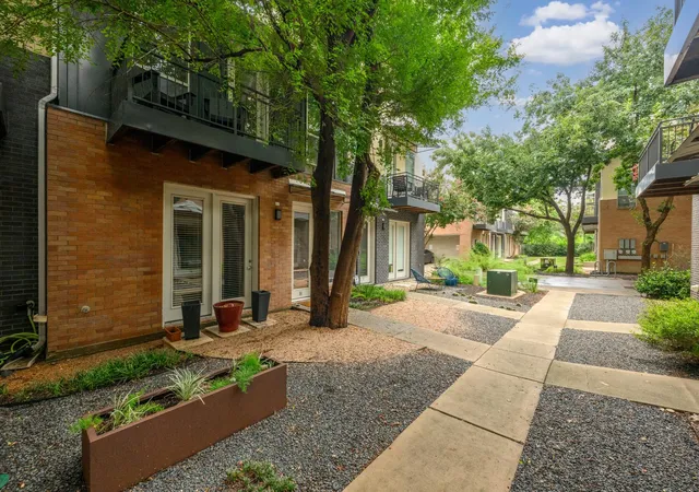 Photo 2 of Condo for sale at 1205 Kinney Ave #H, Austin, TX 78704 | MLS# 6753305 | Listing updated on 2026-09-05