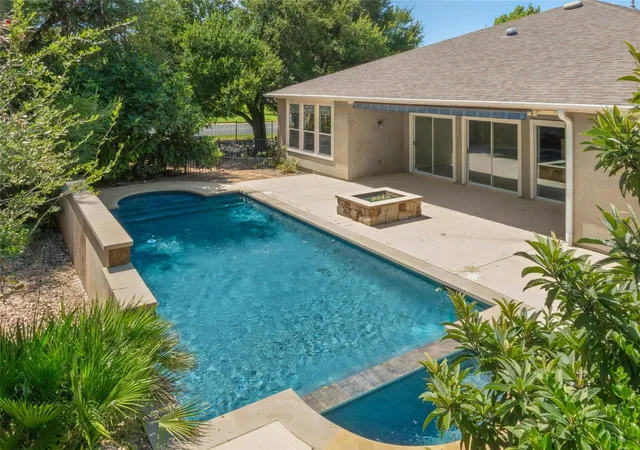Photo 2 of Single family home for sale at 201 Yellow Rose Trl, Georgetown, TX 78633 | MLS# 1264020 | Listing updated on 2026-09-04