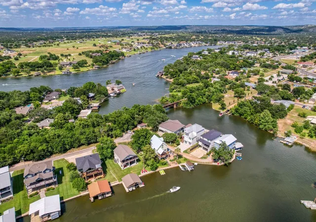 3rd image of 1605 Glencove Dr, Kingsland, TX 78639 | MLS# 7628639