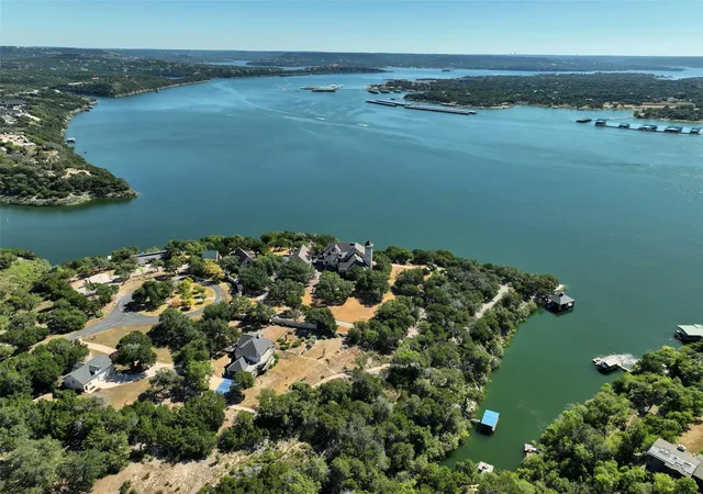 36th image of 18113 Travis Dr, Lago Vista, TX 78645 | MLS# 6117891