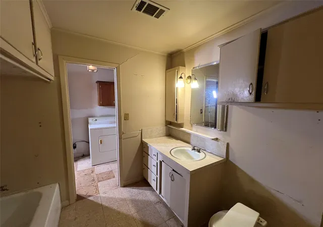 5th image of 300 S Elm Ave, Cameron, TX 76520 | MLS# 2812332