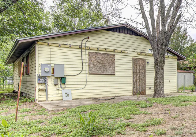 Photo 19 of Sale Pending at 6006 Palm Cir, Austin, TX 78741 | MLS# 5940012 | Listing updated on 2026-08-26