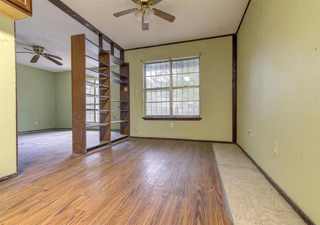 Photo 4 of Sale Pending at 6006 Palm Cir, Austin, TX 78741 | MLS# 5940012 | Listing updated on 2026-08-26