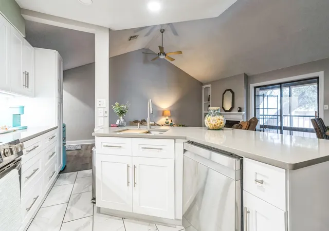 2nd image of 1202 Thorpe Ln #406D, San Marcos, TX 78666 | MLS# 1526396