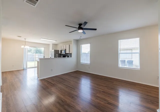 Photo 4 of Single family home for sale at 306 Quail Holw Dr, Hutto, TX 78634 | MLS# 2092801 | Listing updated on 2026-08-31