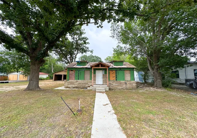 3rd image of 818 Plum St, Lockhart, TX 78644 | MLS# 6617717