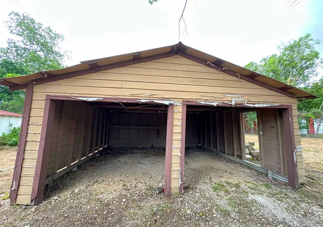 4th image of 818 Plum St, Lockhart, TX 78644 | MLS# 6617717