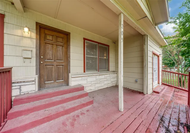 Photo 2 of Single family home for sale at 205 Woodward St, Austin, TX 78704 | MLS# 1481292 | Listing updated on 2026-07-17