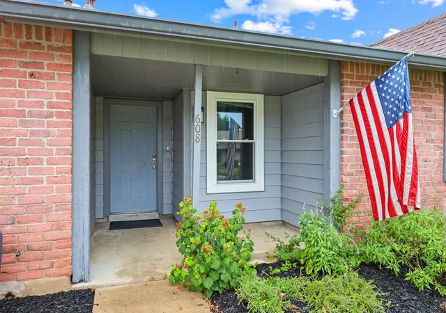 Photo 3 of Single family home for sale at 608 Andover Dr, Round Rock, TX 78664 | MLS# 4032549 | Listing updated on 2026-09-03
