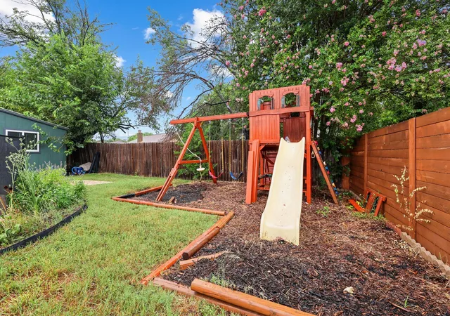 Photo 4 of Single family home for sale at 608 Andover Dr, Round Rock, TX 78664 | MLS# 4032549 | Listing updated on 2026-09-03