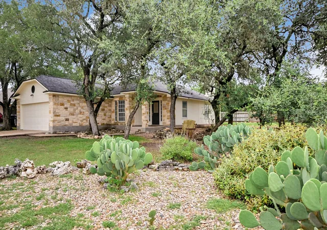 Photo 1 of Single family home for sale at 5 Dogwood Dr, Wimberley, TX 78676 | MLS# 7665242 | Listing updated on 2026-09-26