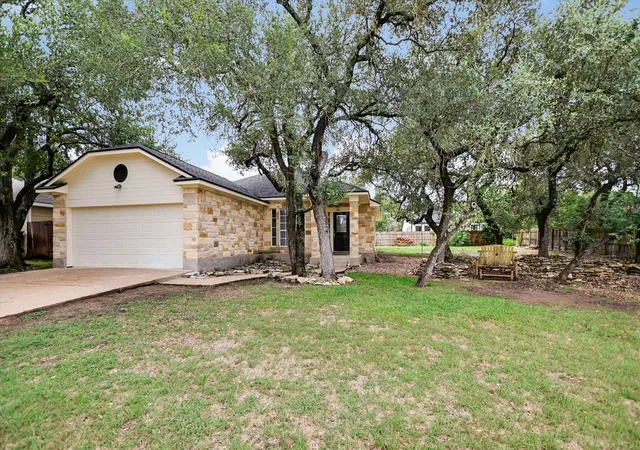 Photo 2 of Single family home for sale at 5 Dogwood Dr, Wimberley, TX 78676 | MLS# 7665242 | Listing updated on 2026-09-26