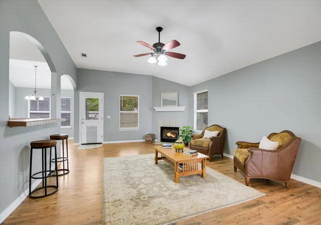 Photo 4 of Single family home for sale at 5 Dogwood Dr, Wimberley, TX 78676 | MLS# 7665242 | Listing updated on 2026-09-26