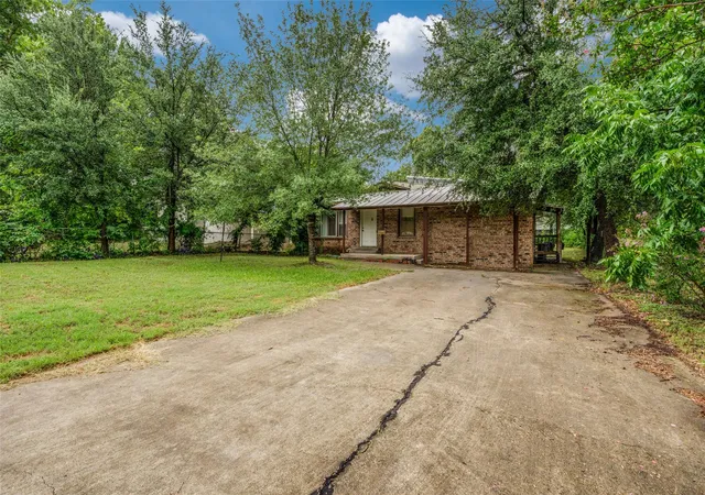 Photo 2 of Single family home for sale at 207 Woodward St, Austin, TX 78704 | MLS# 5631592 | Listing updated on 2026-07-17