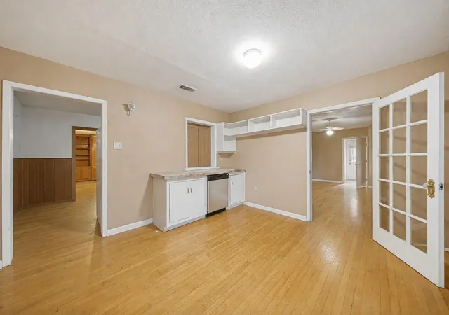 Photo 4 of Single family home for sale at 207 Woodward St, Austin, TX 78704 | MLS# 5631592 | Listing updated on 2026-07-17