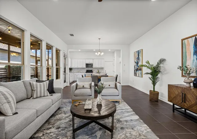 4th image of 1518 Frontier Valley Dr, Austin, TX 78741 | MLS# 1637475
