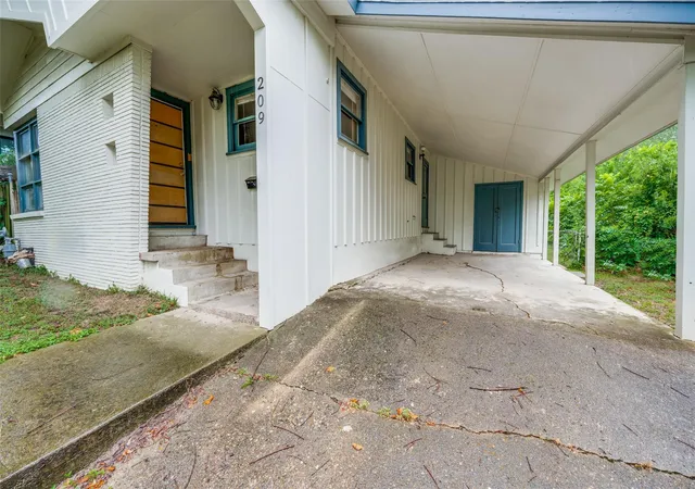 Photo 2 of Single family home for sale at 209 Woodward St, Austin, TX 78704 | MLS# 5131280 | Listing updated on 2026-07-17